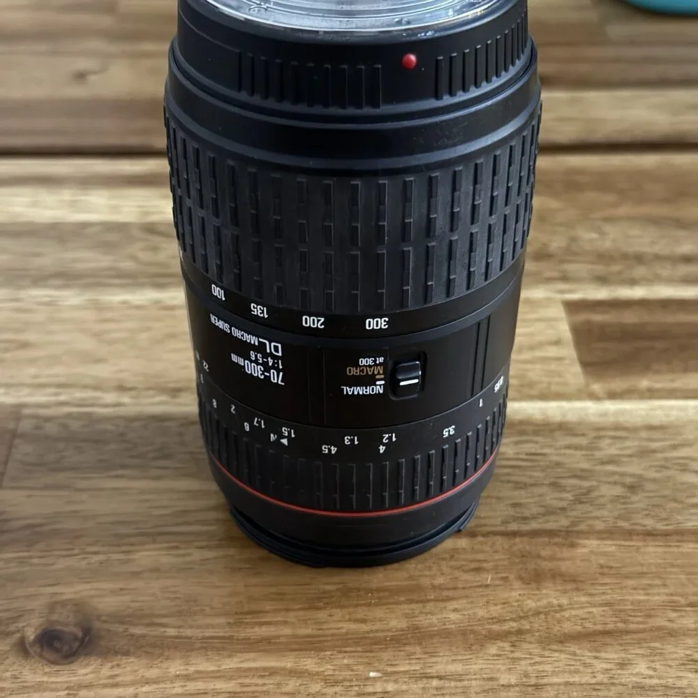Sigma 70-300mm 1:4-5.6 DL MACRO Super‎ Lens for Minolta Sony Untested READ